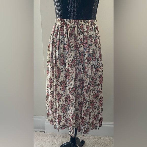 Vintage Floral Light Polyester Skirt - Picture 3 of 6